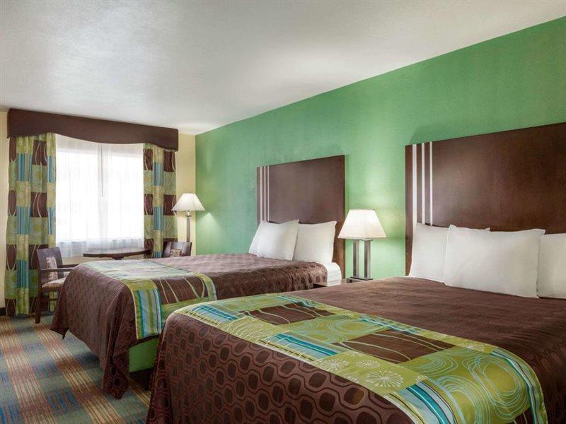 Ramada By Wyndham San Antonio Near Seaworld - Lackland Afb Extérieur photo