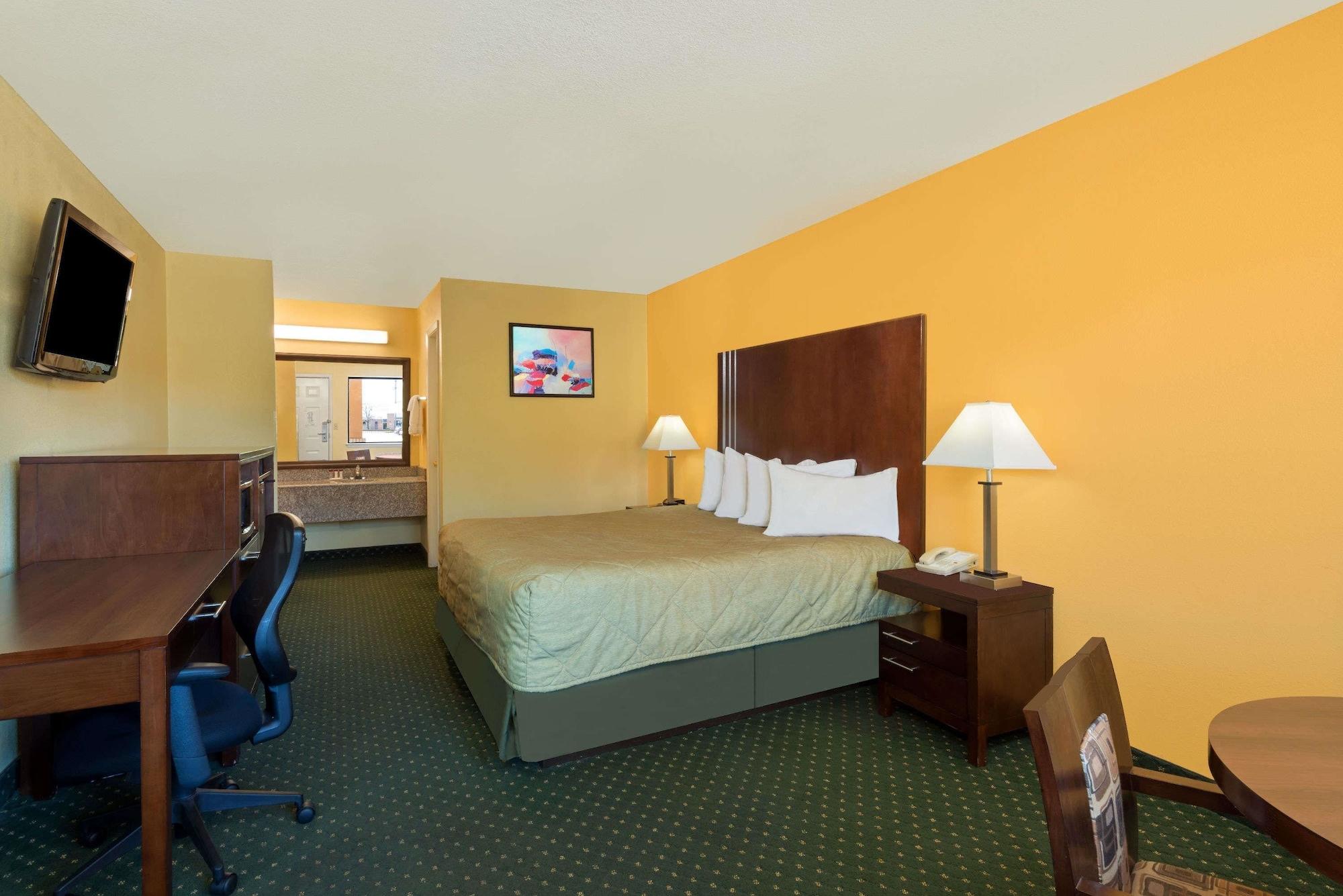 Ramada By Wyndham San Antonio Near Seaworld - Lackland Afb Extérieur photo
