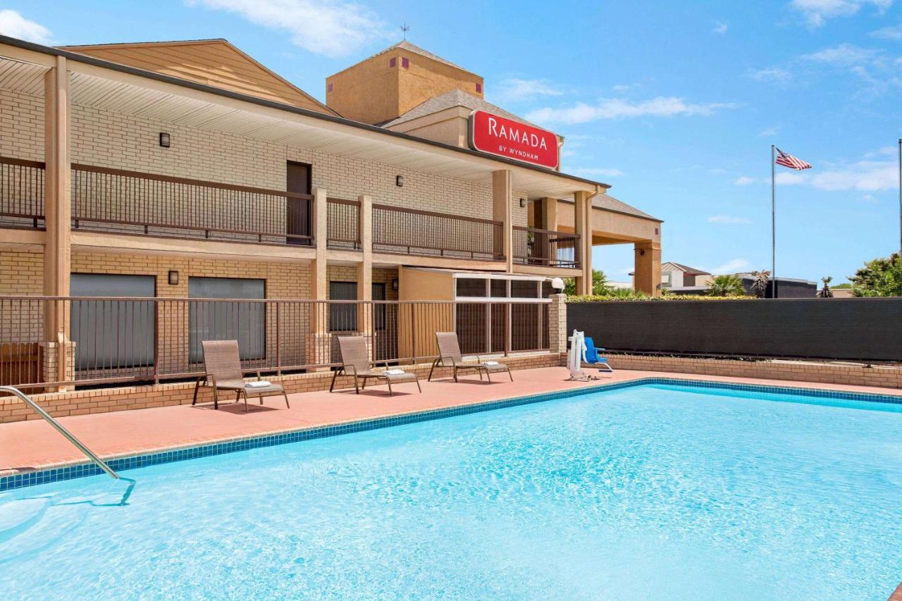 Ramada By Wyndham San Antonio Near Seaworld - Lackland Afb Extérieur photo