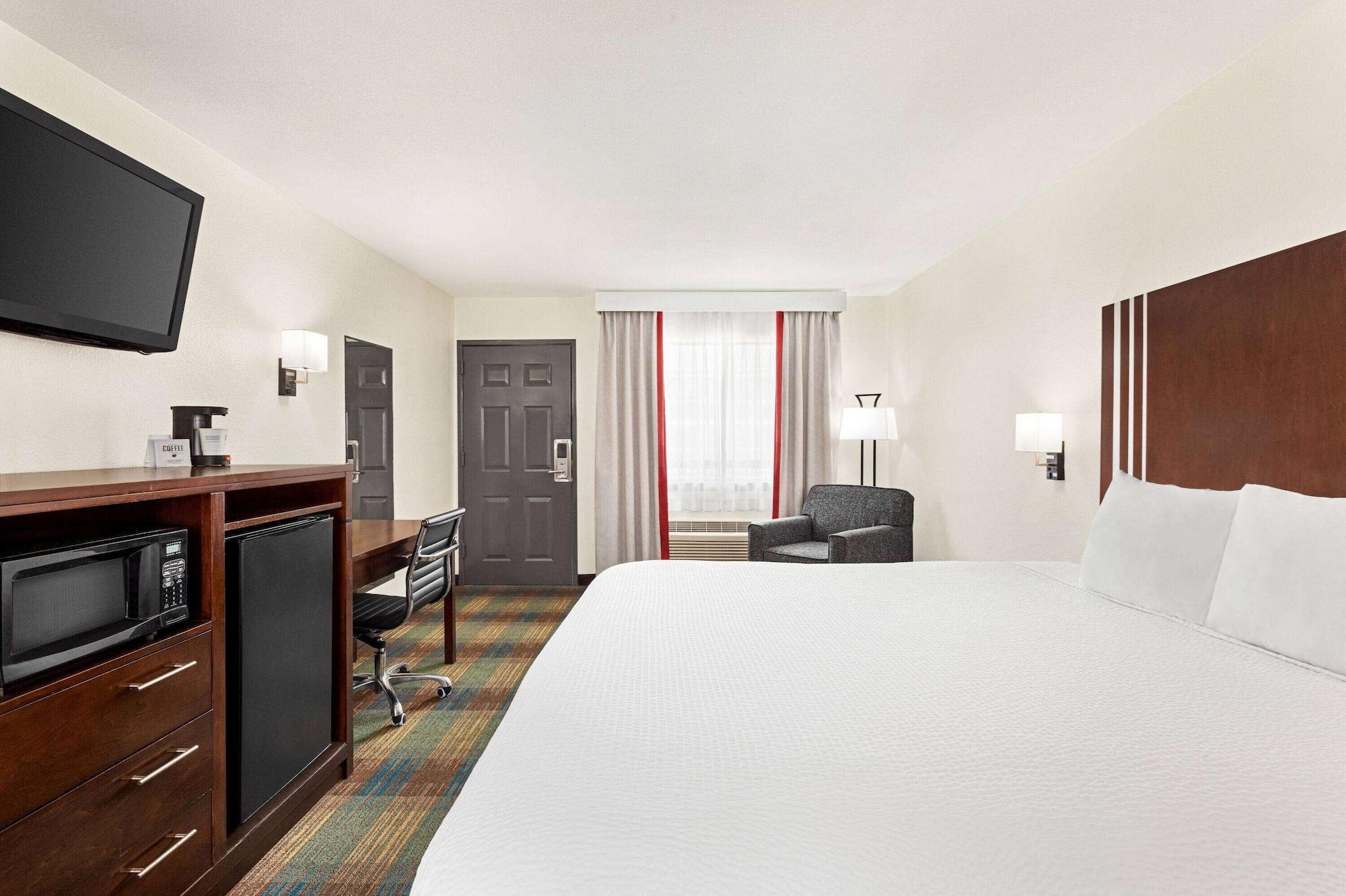 Ramada By Wyndham San Antonio Near Seaworld - Lackland Afb Extérieur photo