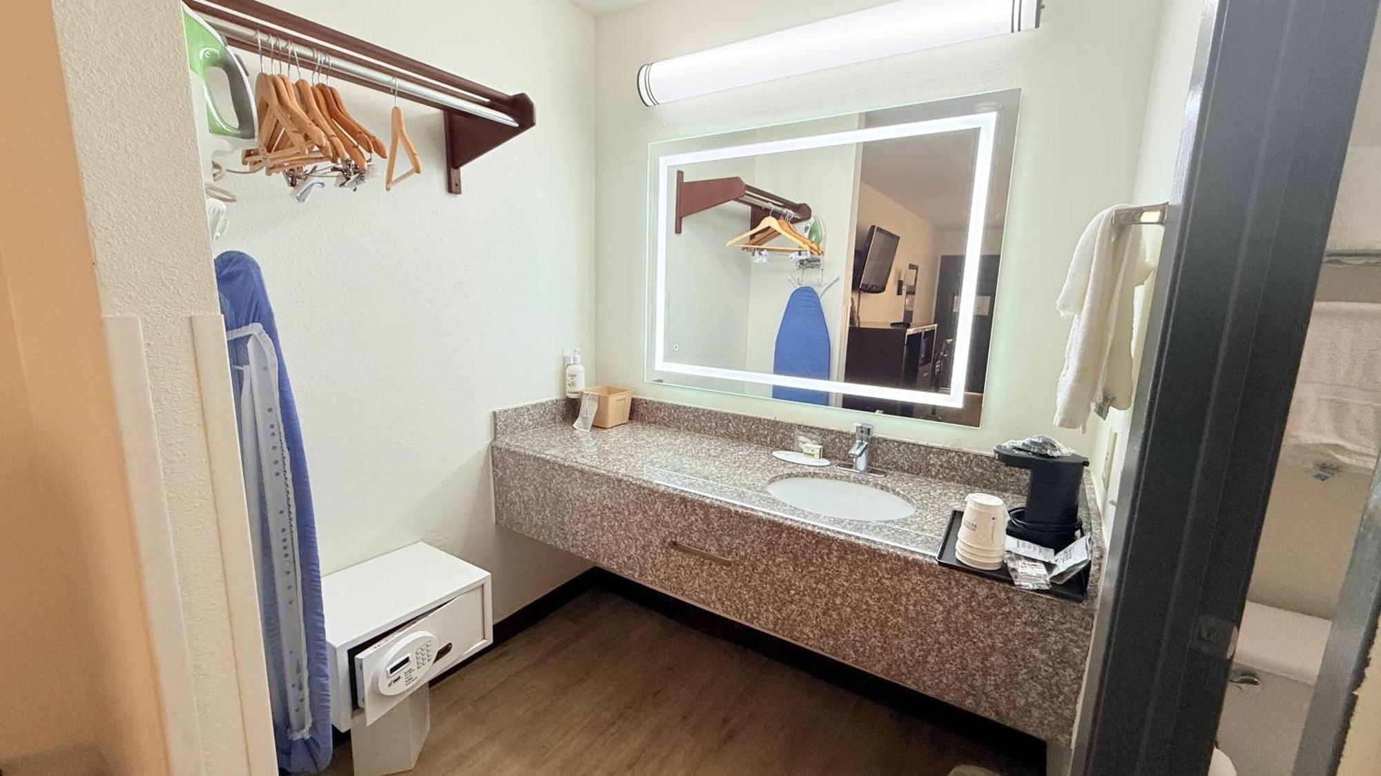 Ramada By Wyndham San Antonio Near Seaworld - Lackland Afb Extérieur photo